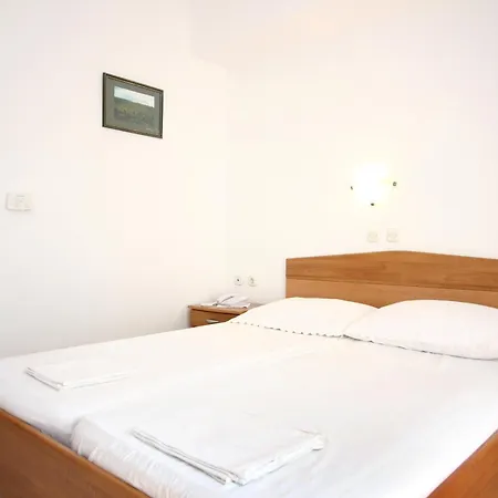 And By The Sea Pag - 3152 Gasthuis Pag Town