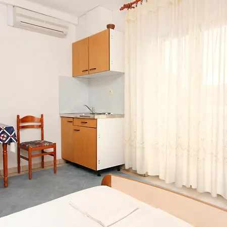 Affittacamere And By The Sea Pag - 3152 3*