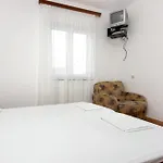 And By The Sea Pag - 3152 Pensjonat 3*