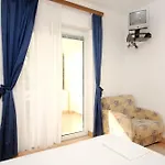 And By The Sea Pag - 3152 Pensjonat 3*