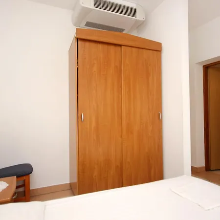 Guest house And By The Sea Pag - 3152